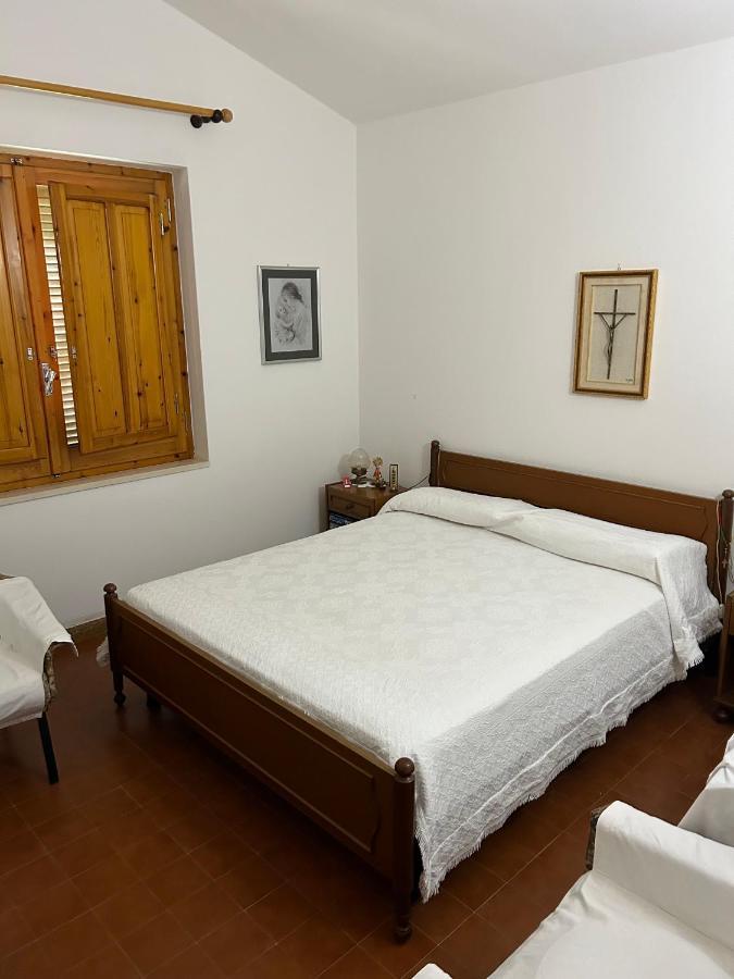 Domo Austinu - Abbasanta Villa ภายนอก รูปภาพ