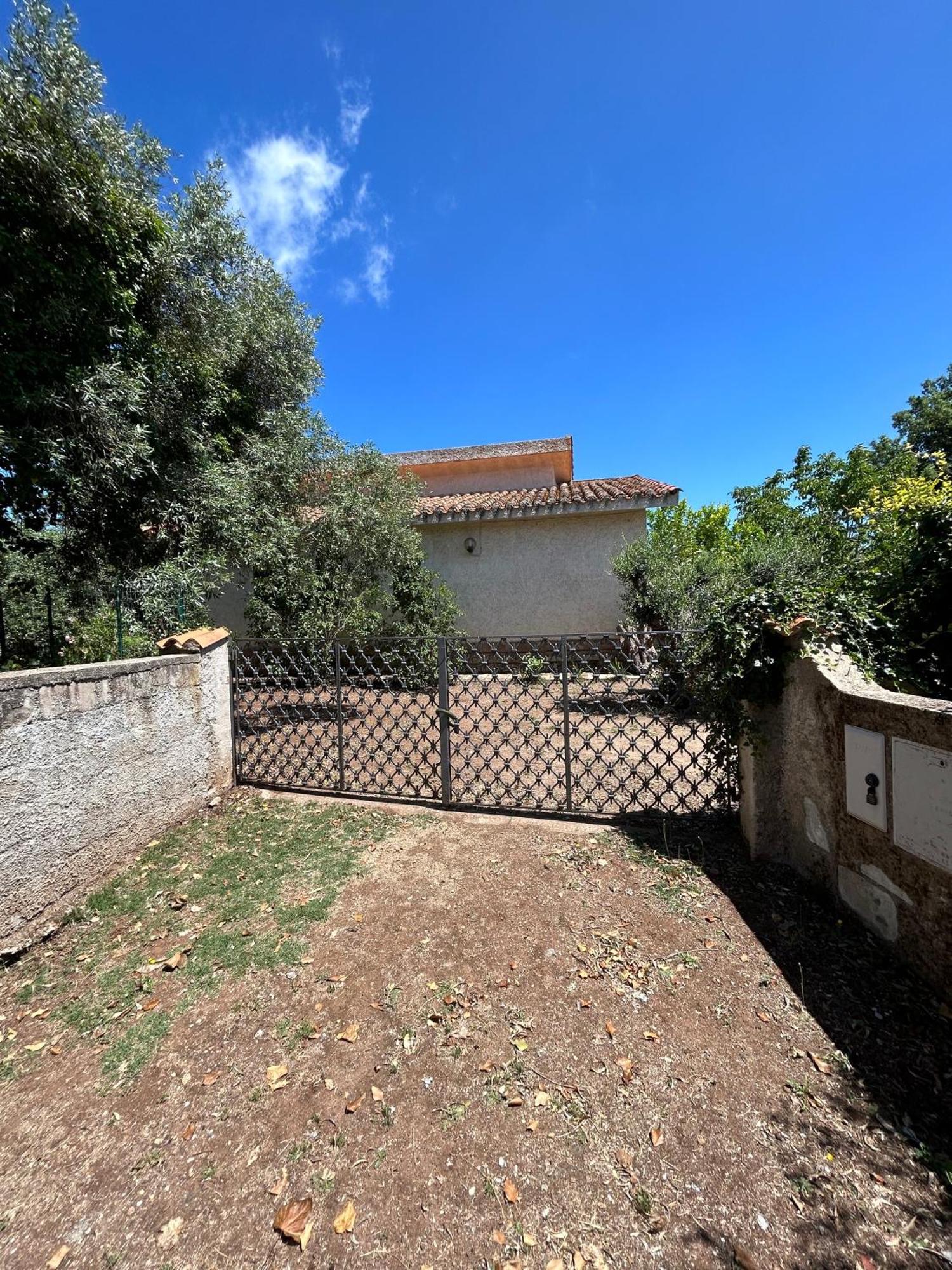 Domo Austinu - Abbasanta Villa ภายนอก รูปภาพ